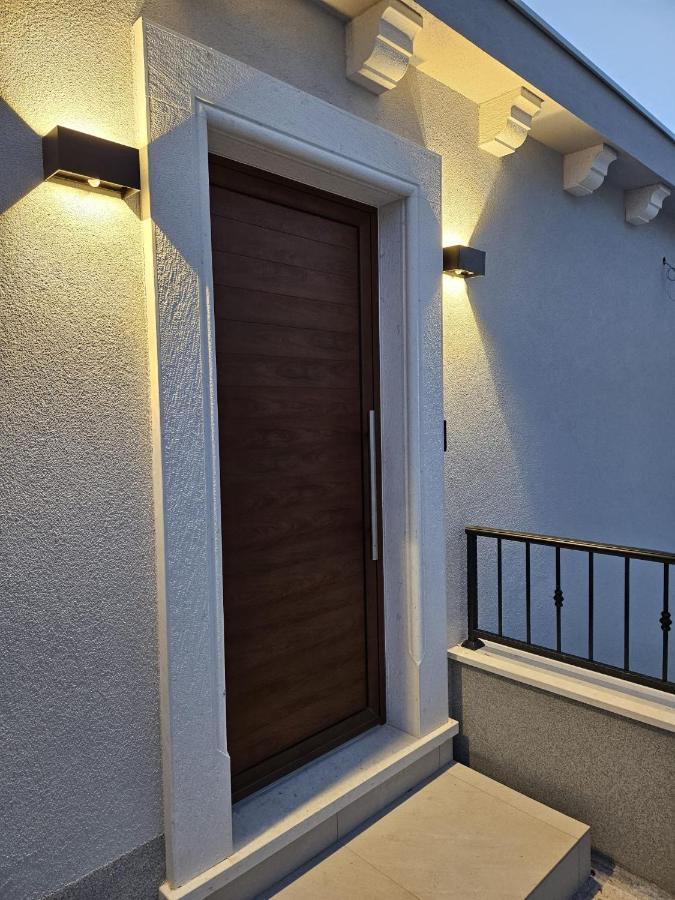 Villa Lux Apartments Рогозница Экстерьер фото